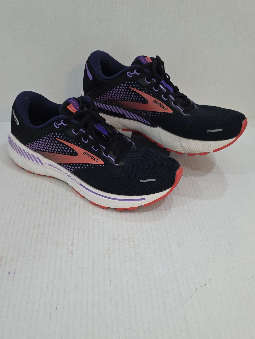 Brooks Adrenaline GTS 22 Womens Shoes - Navy with Coral & Purple Size 10